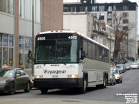 Voyageur Colonial 4502 - A�roports de Montr�al Airports (1997 MCI 102DL3)